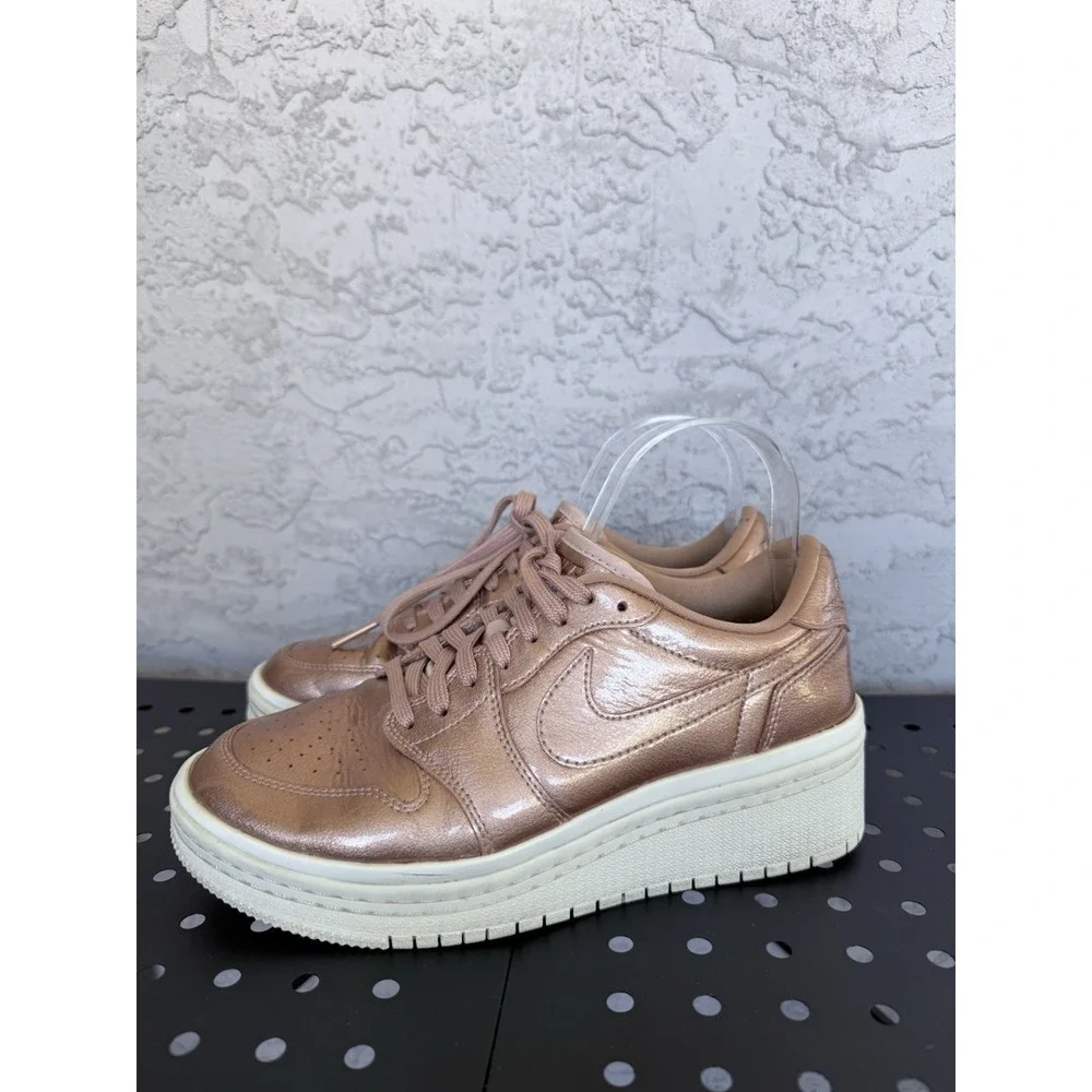 Nike Jordan Retro 1 Low Lifted Met Bronze Pink Womens 7‎ Platform A01334-901